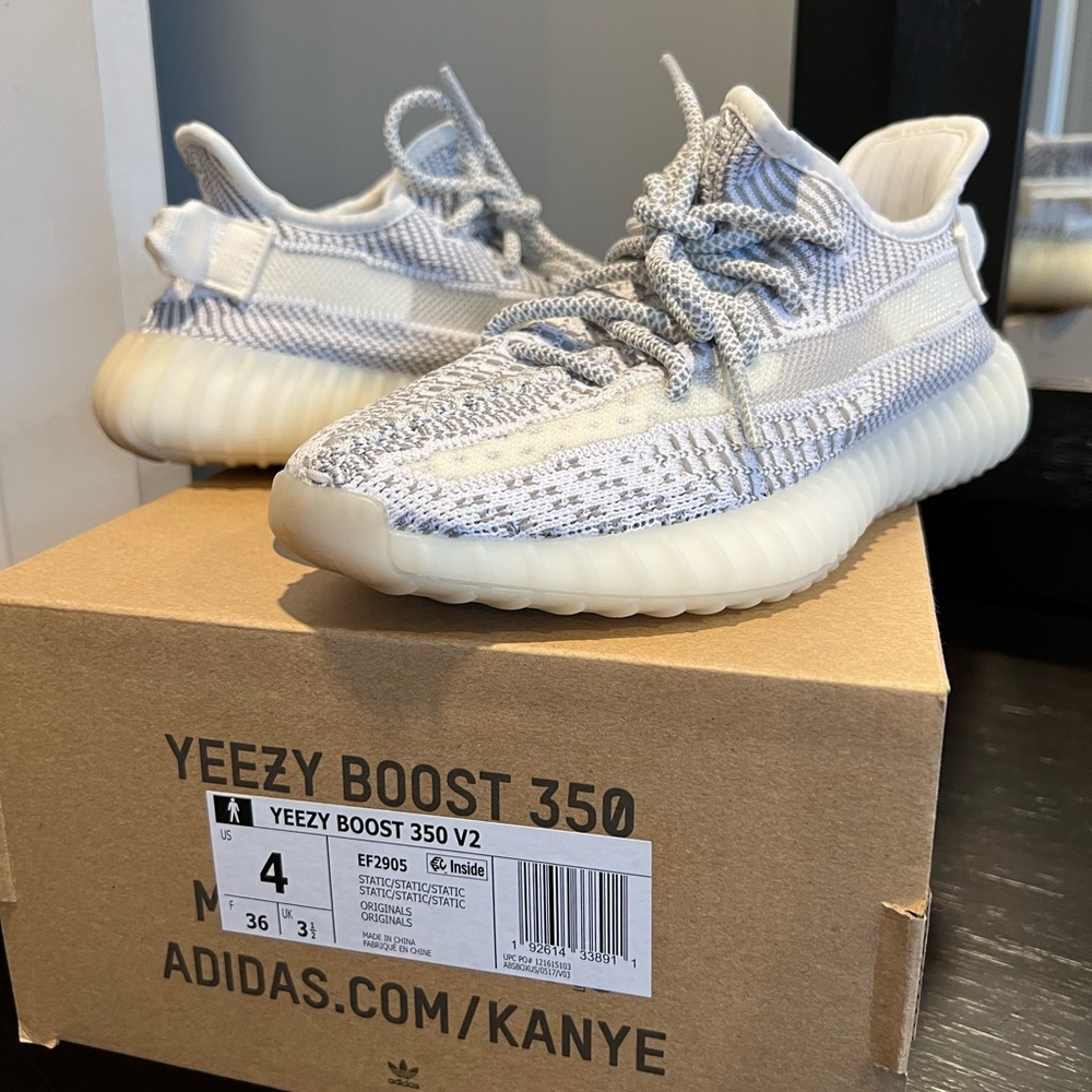 COPY - Yeezy Boost 350 v2. Static. Size 4.